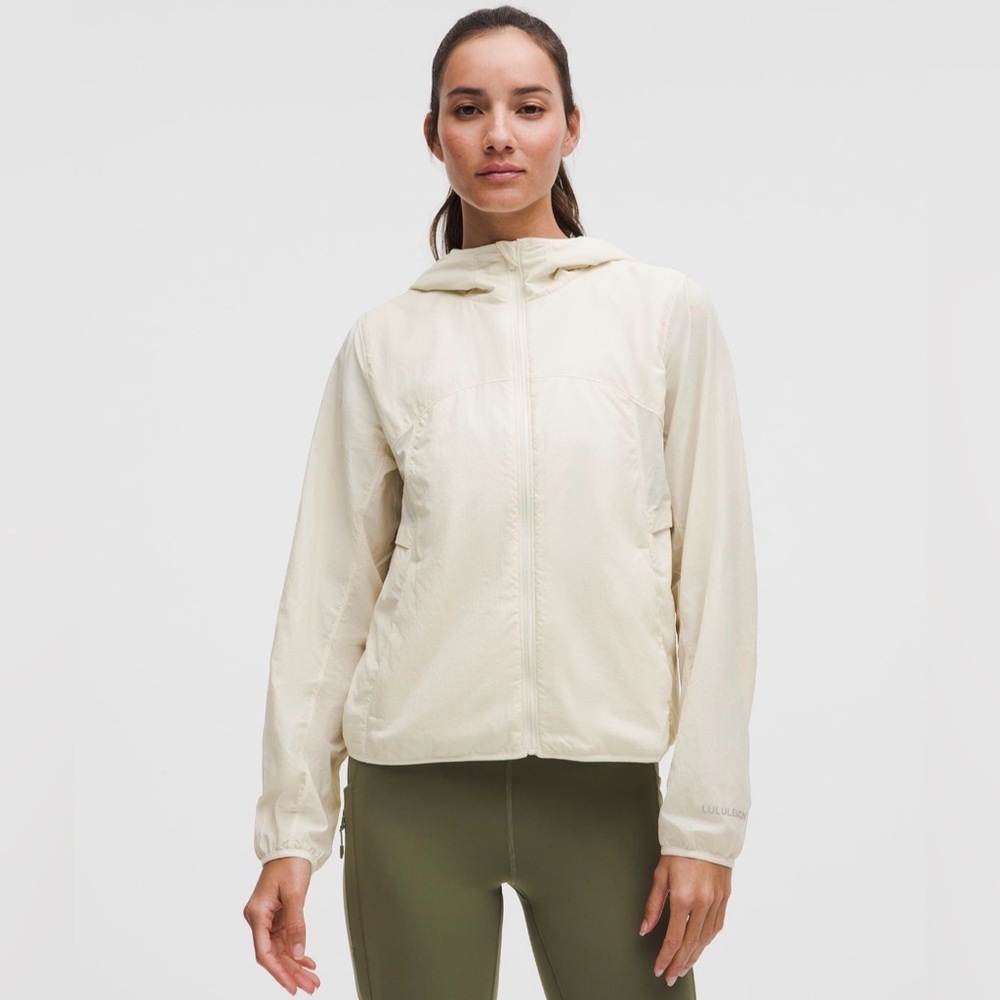 Lululemon Women’s InsulEight Cold-Weather Run Shell Light Ivory